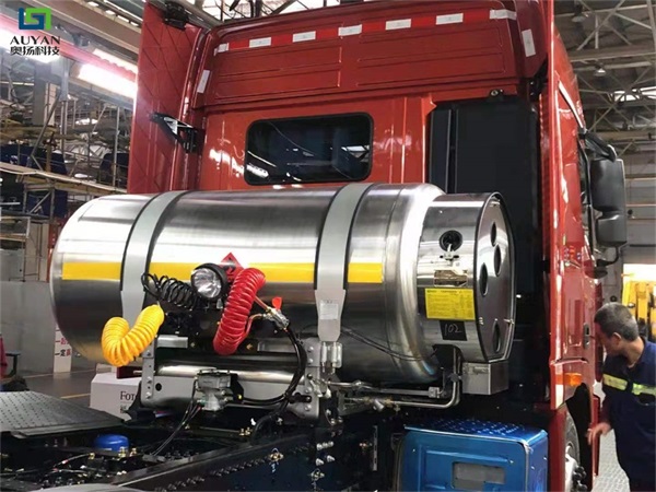 Precio de fábrica del cilindro de gas de oxígeno líquido Tanque de gas de almacenamiento de GNL para vehículos